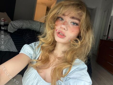 Full leaked Felinenyaa private onlyfans photo