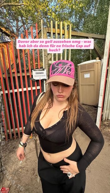 Full leaked Frau gretel page private onlyfans photo