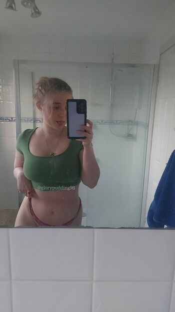 Full leaked Glorypudding private onlyfans photo