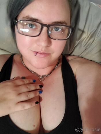 Full leaked Gothrosie private onlyfans photo