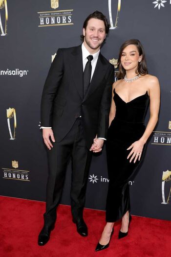 Full leaked Hailee steinfeld page private onlyfans photo