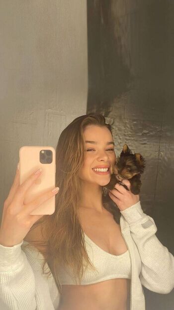 Full leaked Hailee steinfeld private onlyfans photo