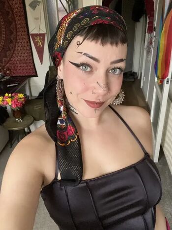 Full leaked Hairy women  page private onlyfans photo