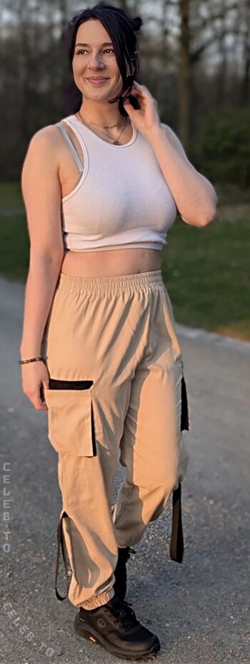 Full leaked Haselnuuuss page private onlyfans photo