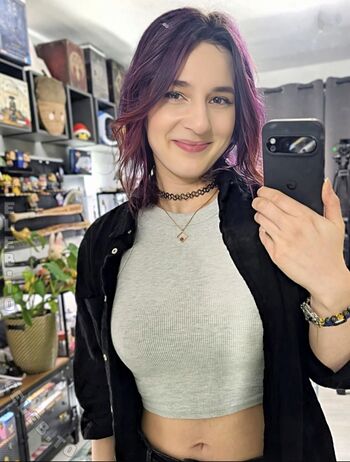 Full leaked Haselnuuuss page private onlyfans photo