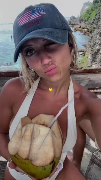Full leaked Hello iris page private onlyfans photo