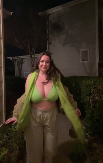 Full leaked Hellsbelllllls private onlyfans photo