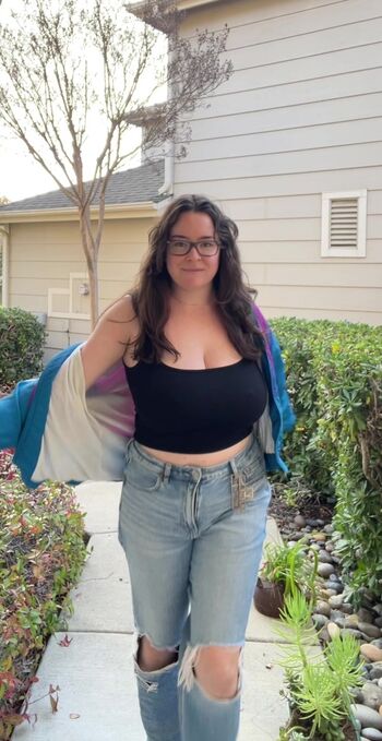Full leaked Hellsbelllllls private onlyfans photo