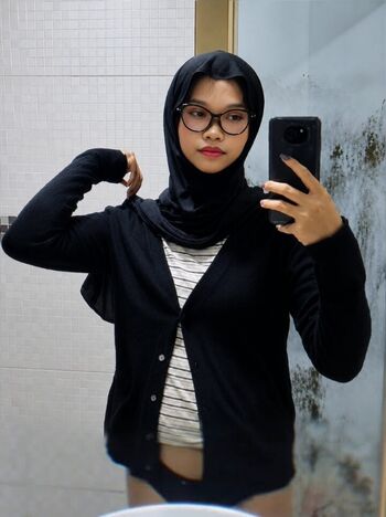 Full leaked Hijab soffia page private onlyfans photo