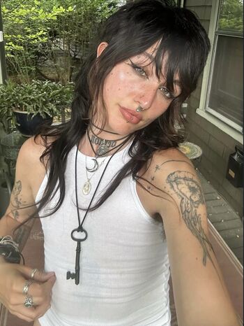 Full leaked Honeyyymoss private onlyfans photo