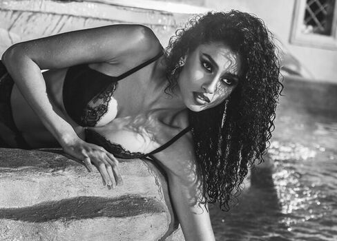 Full leaked Imaan hammam private onlyfans photo
