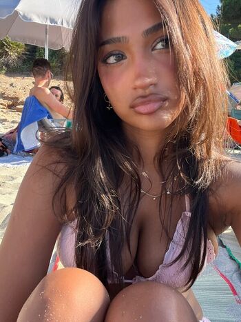 Full leaked Imanimalikaa private onlyfans photo