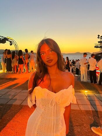 Full leaked Imanimalikaa private onlyfans photo