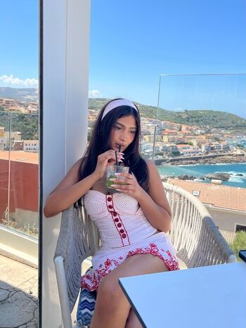 Full leaked Imanimalikaa private onlyfans photo