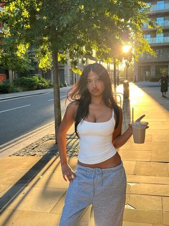 Full leaked Imanimalikaa private onlyfans photo