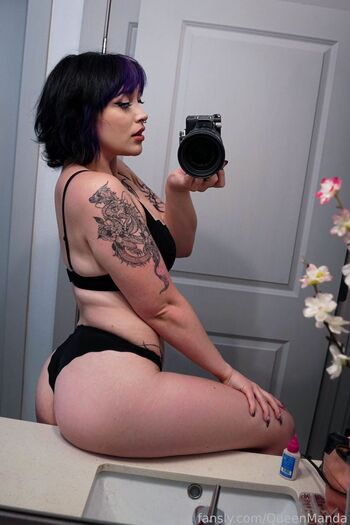 Full leaked Itsqueenmanda private onlyfans photo