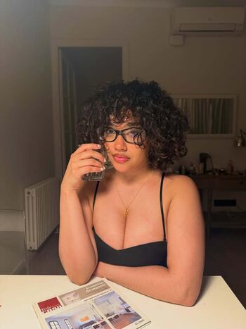 Full leaked Itsqueennovaa private onlyfans photo