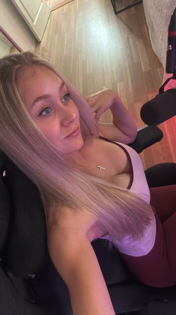 Full leaked Kandyland private onlyfans photo