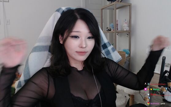 Full leaked Kang hee yoon page private onlyfans photo