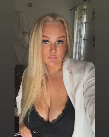 Full leaked Karolina nilsson private onlyfans photo