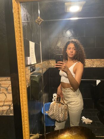 Full leaked Karrahbooo private onlyfans photo