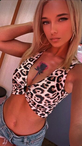 Full leaked Kelly lyn private onlyfans photo