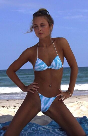 Full leaked Kenzie annis private onlyfans photo