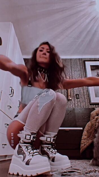 Full leaked Kimiko glenn private onlyfans photo