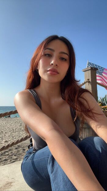 Full leaked Kimmyroxana private onlyfans photo