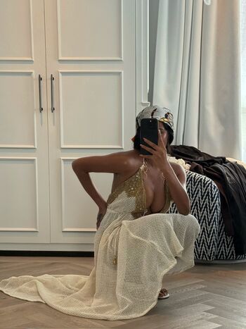 Full leaked Komal khosla komalkhosla kokokhos page private onlyfans photo