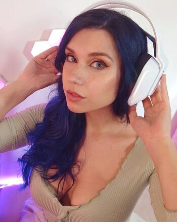 Full leaked Krisfits private onlyfans photo