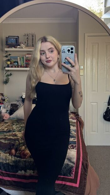 Full leaked Krysttl private onlyfans photo