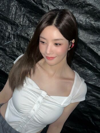 Full leaked Kwon eunbi page private onlyfans photo