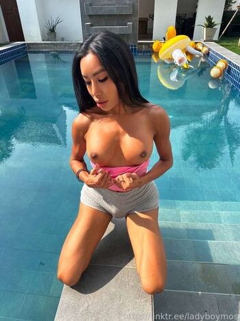 Full leaked Ladyboymos private onlyfans photo