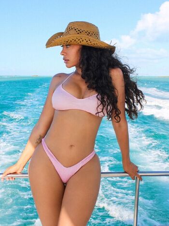 Full leaked Thekatmichelee private onlyfans photo