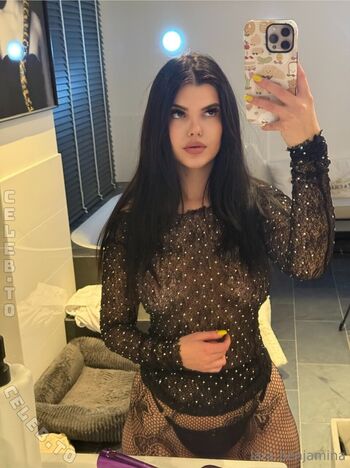 Full leaked Lara winter page private onlyfans photo