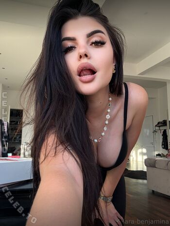 Full leaked Lara winter page private onlyfans photo