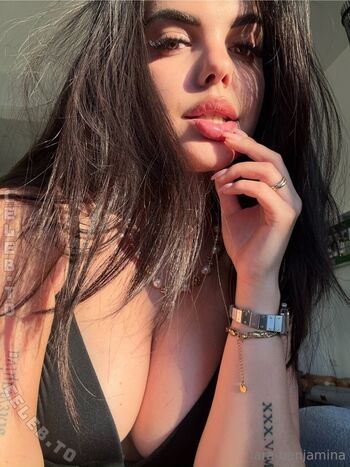 Full leaked Lara winter page private onlyfans photo