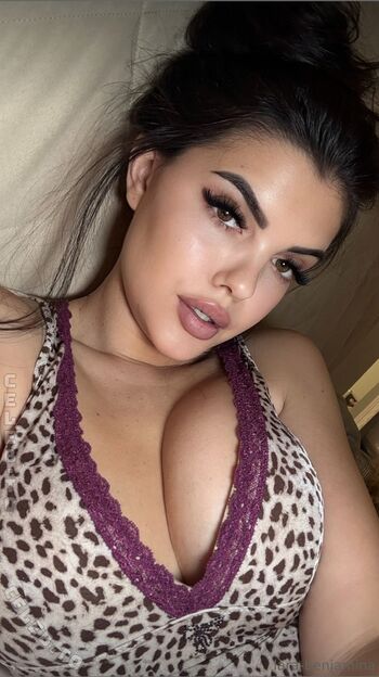 Full leaked Lara winter page private onlyfans photo
