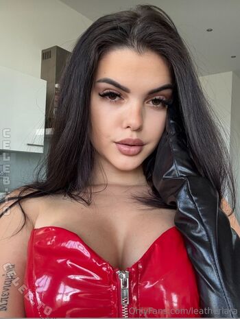 Full leaked Lara winter page private onlyfans photo