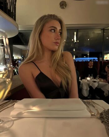 Full leaked Larissa oberste private onlyfans photo