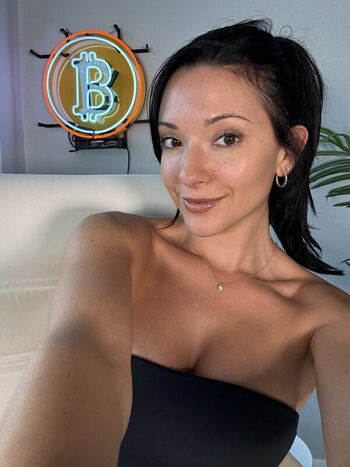 Full leaked Layah heilpern page private onlyfans photo