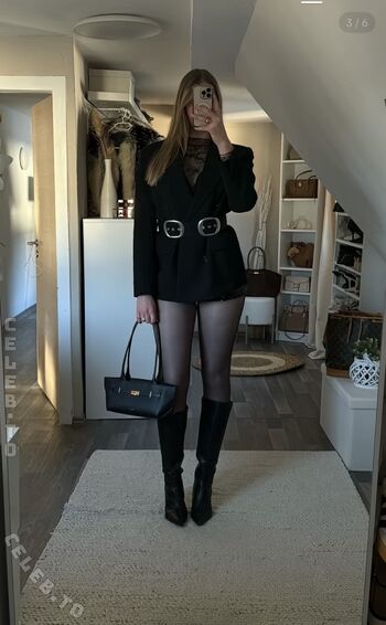 Full leaked Lea vohl private onlyfans photo