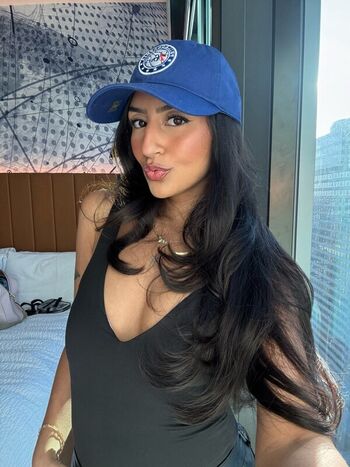 Full leaked Leahhalton page private onlyfans photo