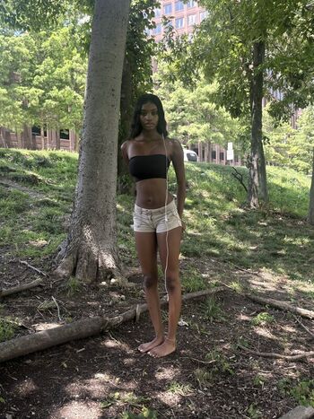leahhalton_