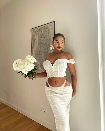 Full leaked Leahhalton private onlyfans photo