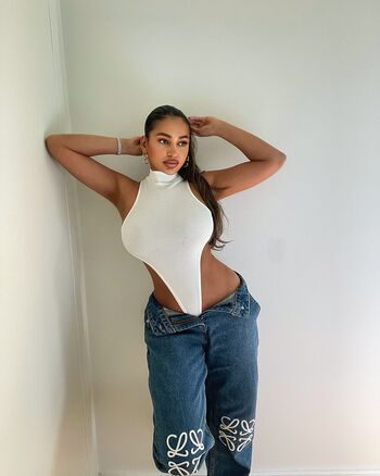 Full leaked Leahhalton private onlyfans photo