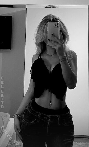 Full leaked Leni zkm private onlyfans photo
