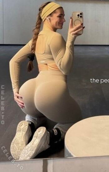 Full leaked Leonie kommoss page private onlyfans photo