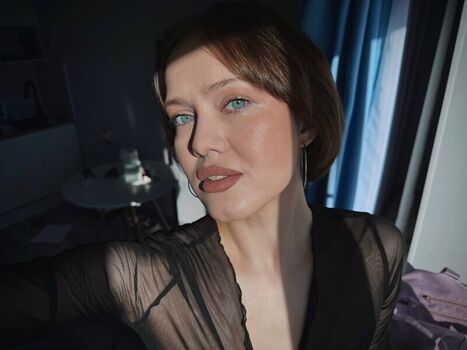 Full leaked Lesyaavz private onlyfans photo